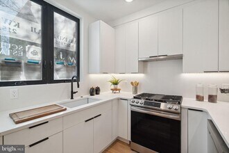 1623 Christian St-Unit -1 in Philadelphia, PA - Building Photo - Building Photo