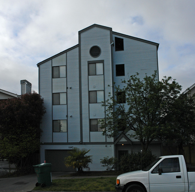 Oak Tree Apartments in Seattle, WA - Building Photo - Building Photo