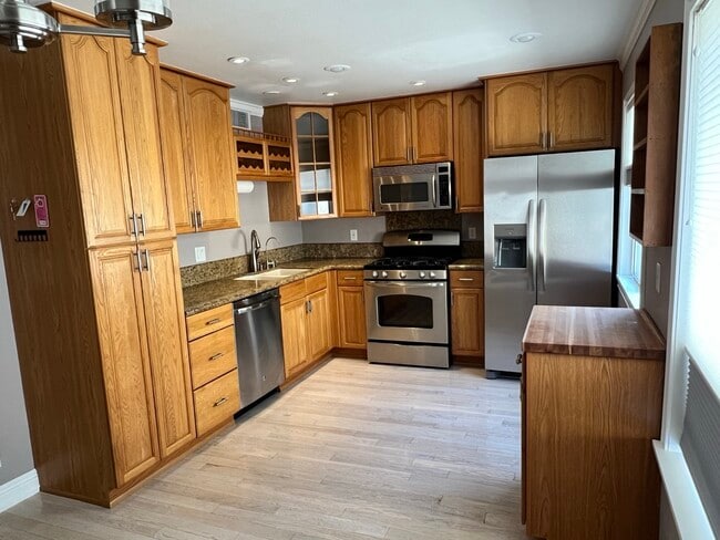 9676 Via Torino in Burbank, CA - Building Photo - Building Photo