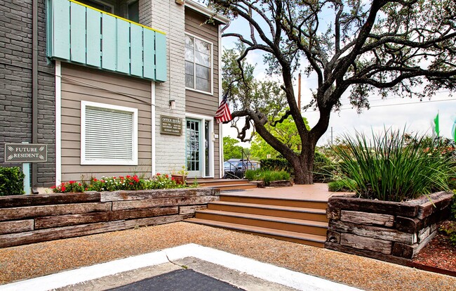 Sundance Apartment Homes in San Antonio, TX - Foto de edificio - Building Photo