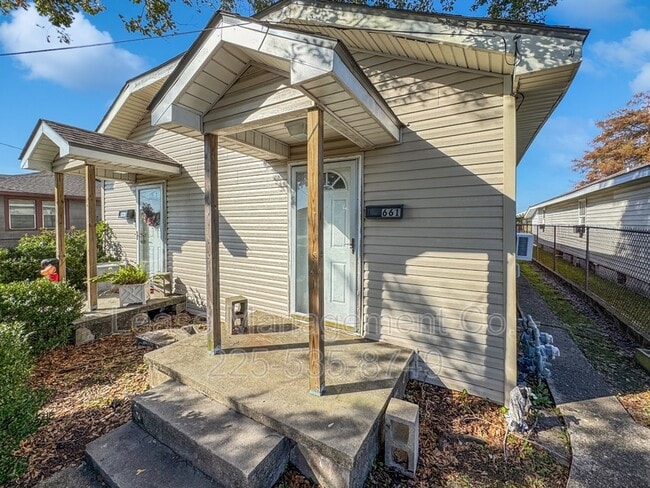 property at 661 Victory Dr