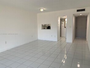 2859 Leonard Dr in Aventura, FL - Foto de edificio - Building Photo