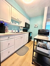4215 E Bay Dr, Unit 1702C in Clearwater, FL - Building Photo - Building Photo