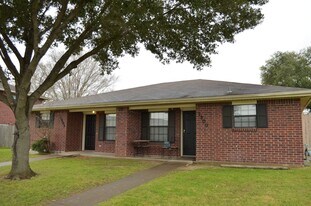 AUGUST PRE-LEASE Spacious & Affordable 3 B... in College Station, TX - Building Photo