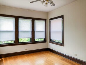 3501 N Greenview Ave, Unit 3501-1 in Chicago, IL - Building Photo - Building Photo