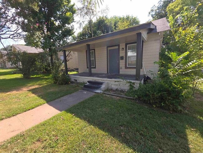 property at 1721 N Olive St