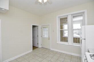 2145 W Chicago Ave, Unit K05J in Chicago, IL - Building Photo - Building Photo