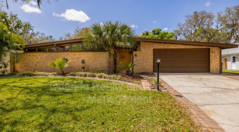 1483 Glastonberry Rd in Maitland, FL - Building Photo