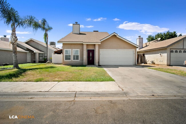 3521 Starwood Ln in Bakersfield, CA - Foto de edificio - Building Photo