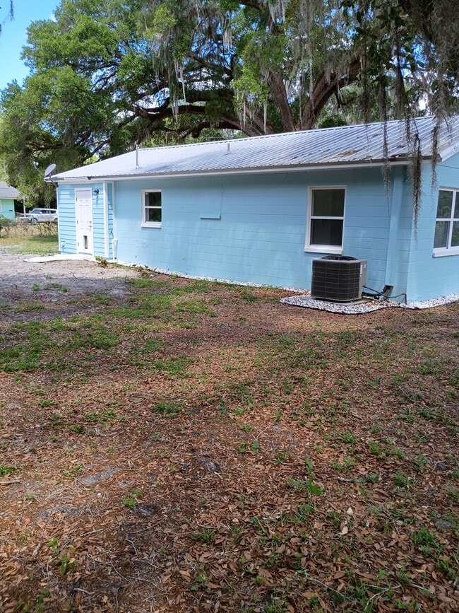 property at 2952 W Cypress Dr
