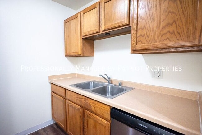 1205 Emerald Terrace in Sun Prairie, WI - Building Photo - Building Photo