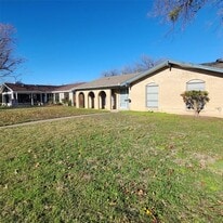 1026 Brookshire Cir in Garland, TX - Building Photo