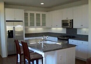 28785 S Lake Dr in Temecula, CA - Building Photo - Building Photo