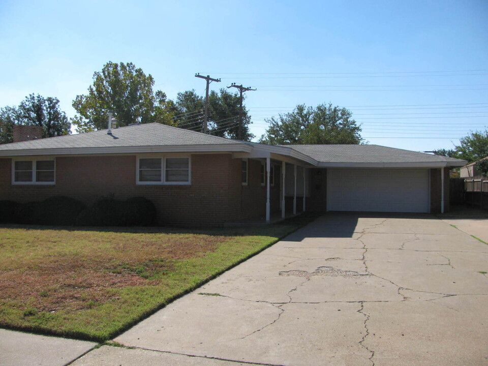 5413 7th St in Lubbock, TX - Building Photo