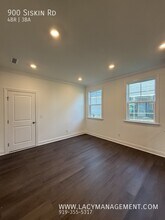 900 Siskin Rd in Knightdale, NC - Foto de edificio - Building Photo
