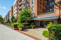 110 Ocean Parkway in Brooklyn, NY - Building Photo - Building Photo