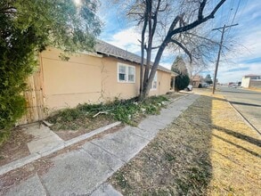 501 S Avenue B in Portales, NM - Building Photo - Building Photo