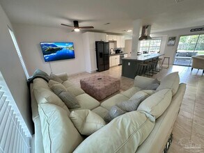 1406 Rancho Villa Dr in Gulf Breeze, FL - Building Photo - Building Photo