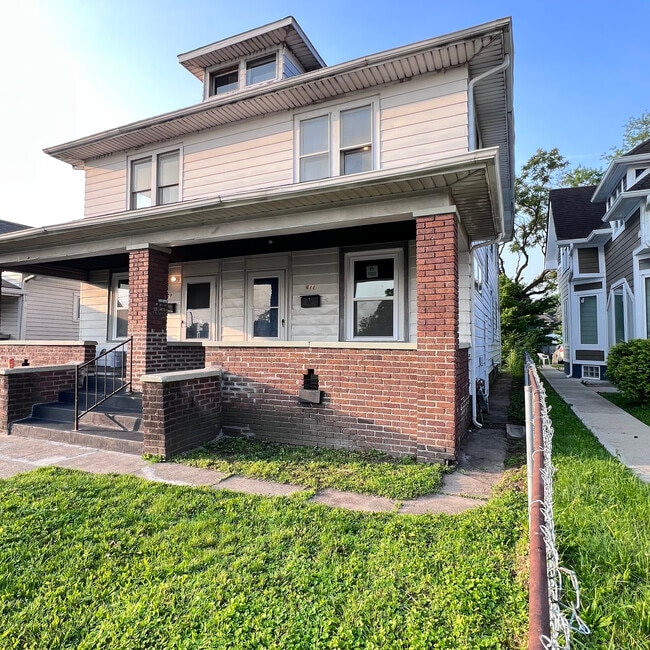 property at 611 W 30th St