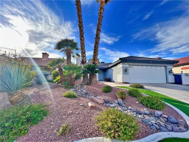 3879 Flickering Star Dr in Las Vegas, NV - Foto de edificio - Building Photo