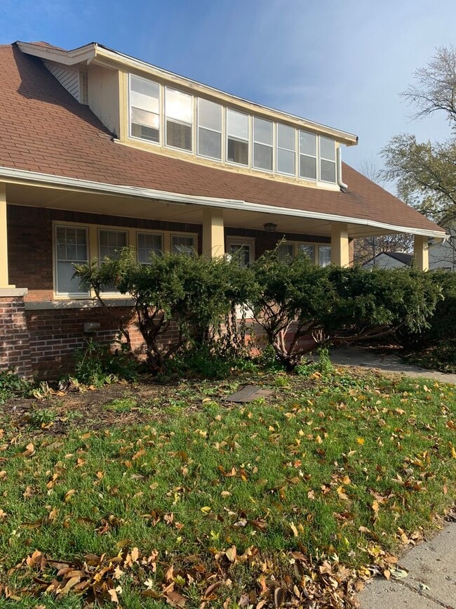 1703 Auburn St in Rockford, IL - Building Photo - Building Photo