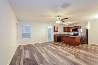 32 Everett Cir in Euharlee, GA - Building Photo - Building Photo