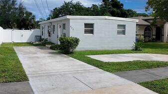 620 NW 16th Ave in Pompano Beach, FL - Building Photo