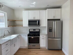 5256 Beeman Ave in Los Angeles, CA - Building Photo - Building Photo