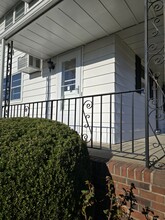 166 Merselis Ave in Clifton, NJ - Foto de edificio - Building Photo