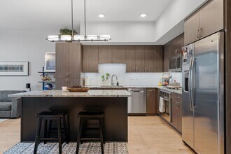 740 Portland Ave in Minneapolis, MN - Foto de edificio - Building Photo