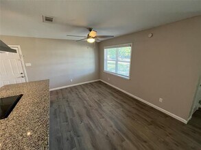323 N Cottonwood Dr in Richardson, TX - Building Photo - Building Photo