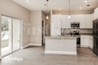 1282 Amelia Ave SW in Palm Bay, FL - Foto de edificio - Building Photo