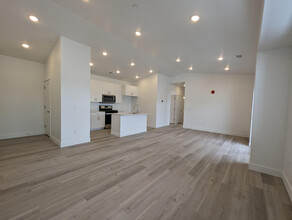 472 W 40 S, Unit 1 Bed Condo in Providence, UT - Building Photo - Building Photo