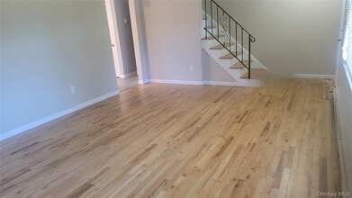 8082-82 Laurel Blvd in Ronkonkoma, NY - Building Photo - Building Photo