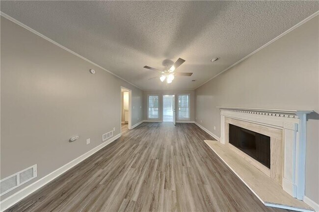 707 Ketch Cove in Woodstock, GA - Foto de edificio - Building Photo