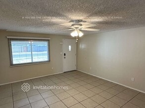 14226 N 38th Pl in Phoenix, AZ - Foto de edificio - Building Photo