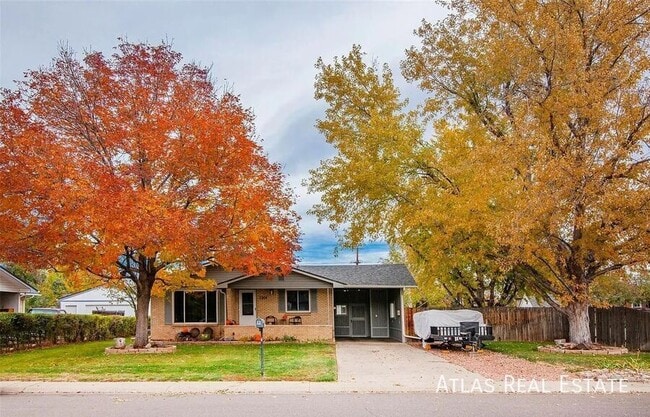 property at 7201 W Ellsworth Ave