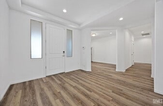 13600 Pixton Ave in Bakersfield, CA - Building Photo - Building Photo