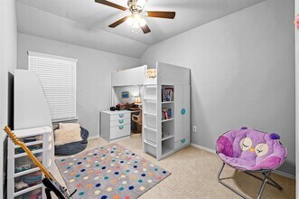 235 Limerick Rd in Buda, TX - Building Photo - Building Photo