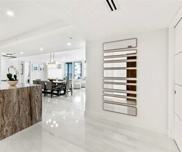 1500 Ocean Dr, Unit 1003 in Miami Beach, FL - Foto de edificio - Building Photo