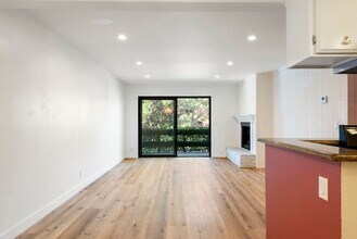 4524 Tujunga Ave, Unit 4524 Tujunga Ave in North Hollywood, CA - Foto de edificio - Building Photo