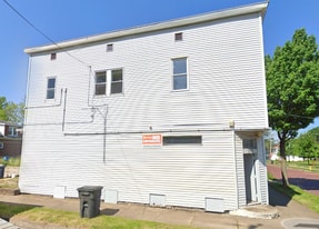 370 Cole Ave, Unit 1 in Akron, OH - Building Photo