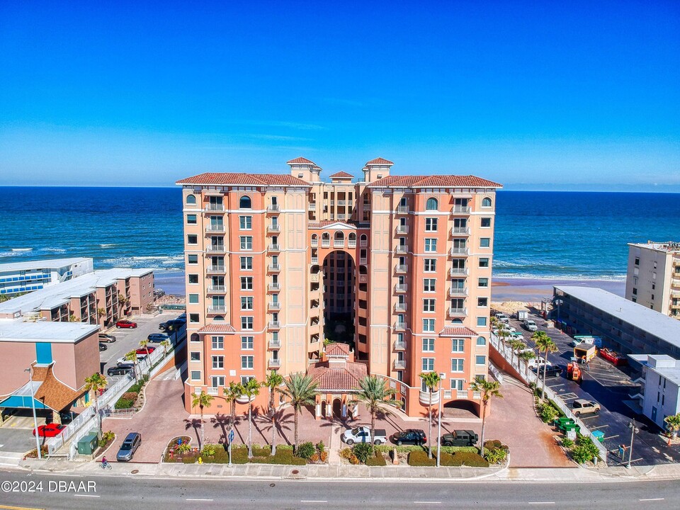 3245 S Atlantic Ave in Daytona Beach Shores, FL - Building Photo