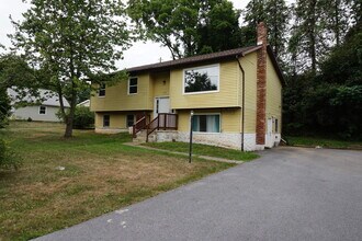 2542 Circleville Rd-Unit -2542 in State College, PA - Building Photo - Building Photo