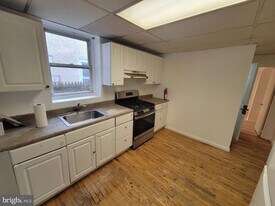 23 E Chestnut St in Norristown, PA - Building Photo