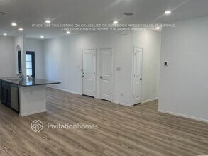 502 Pecan Landing Ln in La Marque, TX - Foto de edificio - Building Photo