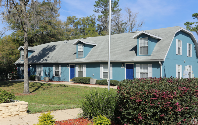 The Mustang at Ocala Apartments in Fort Lauderdale, FL - Building Photo - Building Photo