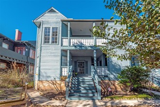 1602 Sealy Ave in Galveston, TX - Foto de edificio - Building Photo