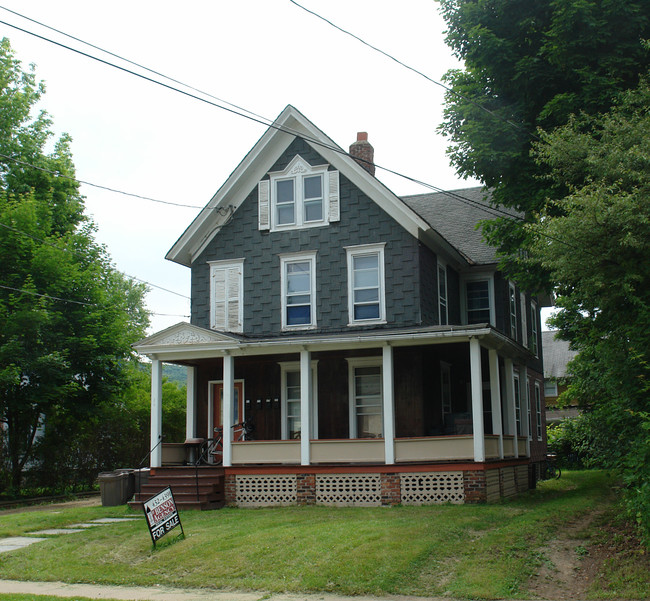 29 Burnside Ave in Oneonta, NY - Foto de edificio - Building Photo