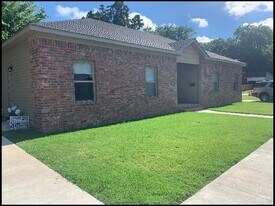 802 Wright Ave in Little Rock, AR - Building Photo